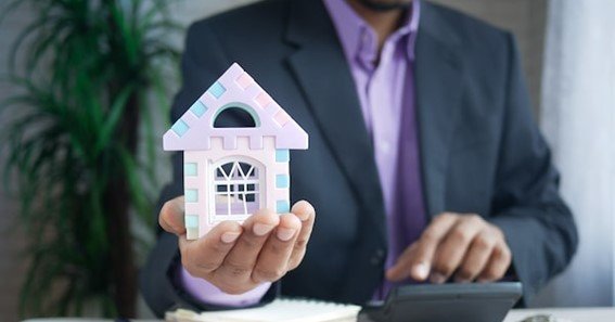 How To Juggle Buying a Home and Going For Your Master’s